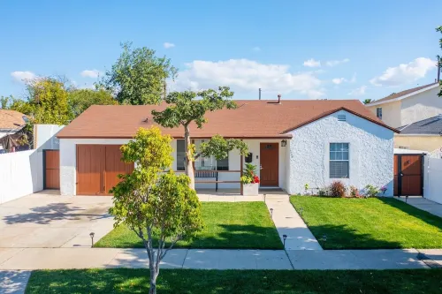 Charming 3-bedroom house with AC and WiFi in wonderful North Hollywood Hotels in Sun Valley