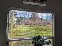 Cozy Tiny Home in charming Bristol VT, close to major ski areas Hotel a Bristol