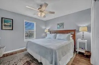 Weekend Seaclusion, Linens, Snacks & Sea Included