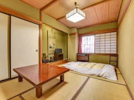 Town Hotel Nakaya Отели рядом со станцией JR Kinno station