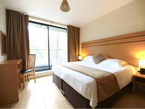 Lodge Drive Serviced Apartments