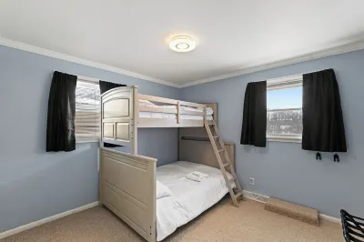 2 Miles to Ark! Relax & Unwind! Отели рядом с достопримечательностью «JB Miller Park»