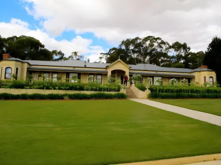 Brice Hill Country Lodge