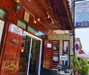 Chiangkhan Rueanmai Guest house 1