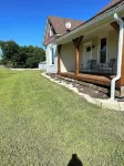 Charming 4-bedroom farmhouse with AC, WiFi near lovely Holton. Beautiful view