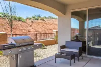 Zion Zen Family-Friendly Townhouse With Home Theater and Pool access
