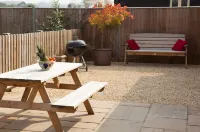 Secluded, family and pet friendly - close to Peppa Pig World and the New Forest