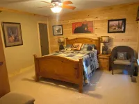 THUNDER RIDGE LODGE HAS AN AWESOME VIEW OF MT YONAH! Peace, privacy & seclusion.