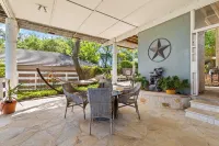 Private Romantic Lodgings Located in Wine Cellar Overlooking Canyon Lake
