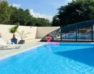 Comfortable, Convenient Apartment, Pool Included - Beach