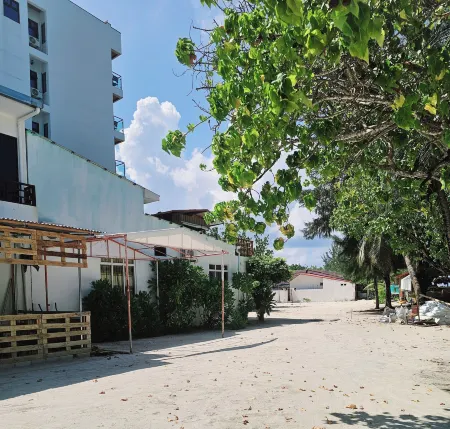 Coquillage Inn Отели рядом с достопримечательностью «Анантара Дхигу Мальдивы Resort»