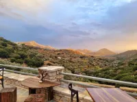 Elaiolithos - Luxury Villa Suites - Adults Only - Bergblick