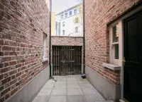 Malone Crescent Apartment
