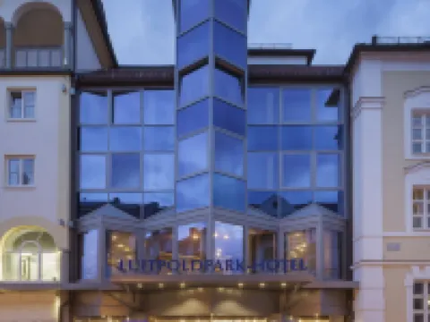 โรงแรมลุยท์พอลด์พาร์ค โรงแรมในฟึสเซิน