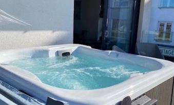 Antrim House Guest Rooms & Suites