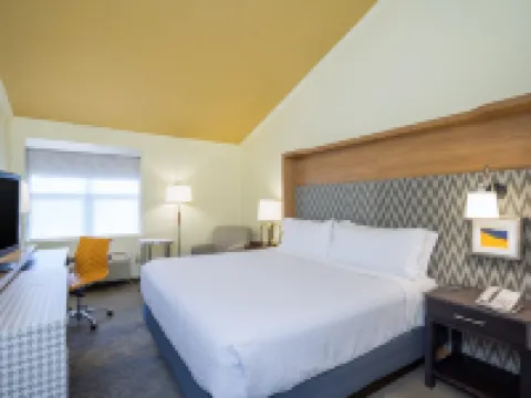 Holiday Inn 科德角 - 海恩尼斯 巴恩斯特布爾酒店