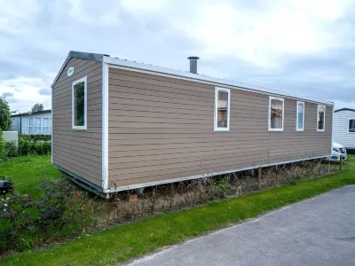 Chalet in Oostkapelle Near Beach & Pool Hotels near Restaurant Dennenbos