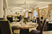 Boutique Hotel e Chalets Salvadori Hôtels à : Commezzadura