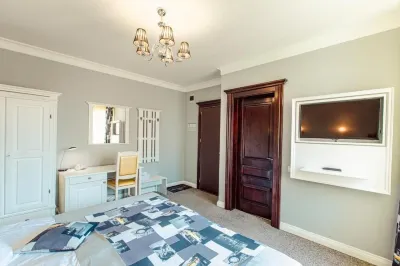 4Cardinal's Hotel Boutique Hotels near Piata Traian
