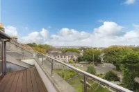 Modern 3 Bed Apartment - Parking Hotels in Torpoint