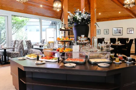 Hotel Luisenpark Отели в г. Шванхайм