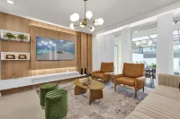 Upstay Theme Rooms and Arcade Games Plus Private Pool - شرفة