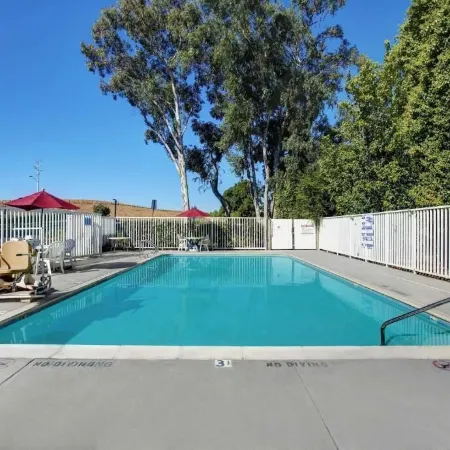 Super 8 by Wyndham Livermore