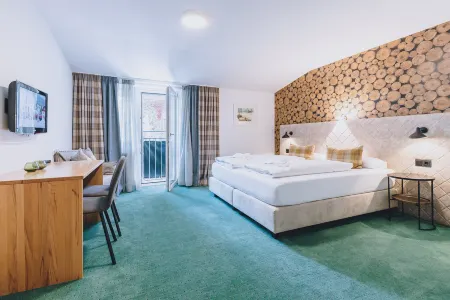 Alpine City Living by we Rent, Summercard Included