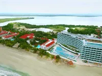Las Americas Torre Del Mar Hotels near Crespo