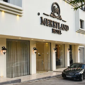 New MerryLand Hotel