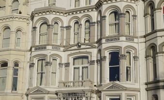 Halvard Hotel