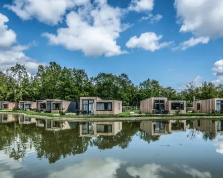 Lodge in Schaijk with Garden Terrace Hotels in Landerd