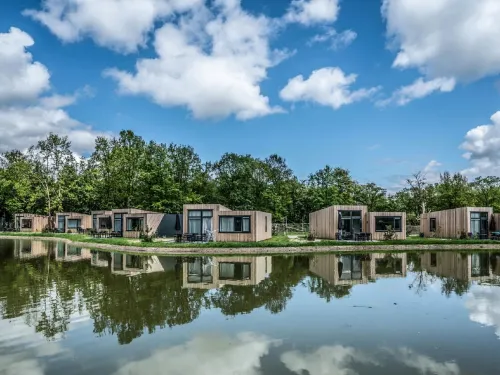 Lodge in Schaijk with Garden Terrace Hotels in Landerd