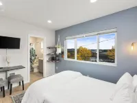 Ballard's Sweet Suites Hotels near West Point Lighthouse