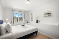 Maddux Homes Near Westlake Hotels in Daly City