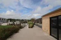 The Shoals Suites & Slips