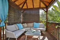 Gite la Tortue Bleue Hotels in Bouillante