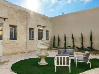 Helios Boutique Suites by la Finca Hotel โรงแรมในเบียร์ชีบา