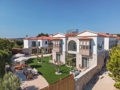 Armel Alacati Hotels in 