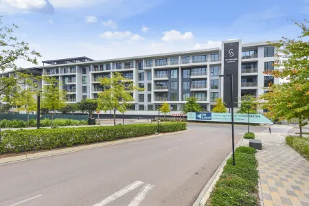 Sandton Gate Luxury Apartments Отели рядом с достопримечательностью «Берд Гарденс»