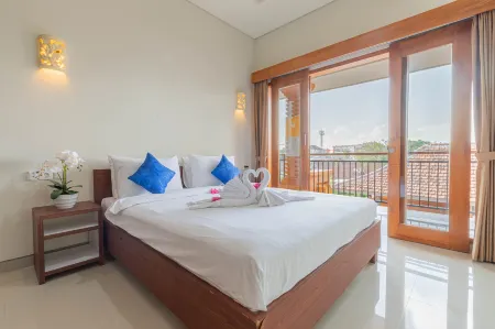 Candra Loka Studio & Apartment by The Loka Отели рядом с достопримечательностью «Le Grand Bleu Spa»