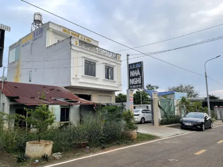 Nha Nghi A&EM Отели в г. Dinh Quan