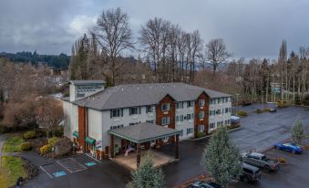 Clatskanie River Inn