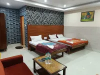 Kusum Hotel - parking