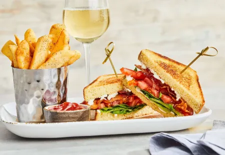 Courtyard by Marriott Charlotte Gastonia Отели рядом с достопримечательностью «Kure CBD & Vape»