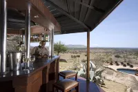 Lobo Wildlife Lodge - bar