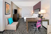 La Quinta Inn & Suites by Wyndham McAllen la Plaza Mall Hotels in Mcallen