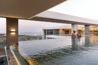 Coastlands Skye Hotel, Ridgeside, Umhlanga - Rooftop Pools