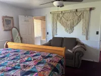 #4 Artsy and Spacious Home in the Heart of Utah Hotels in Torrey