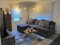 Cozy/Charming Traditional Michigan 2bd. House 랜싱 호텔